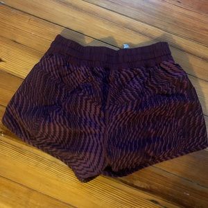 Lululemon tracker short 4”